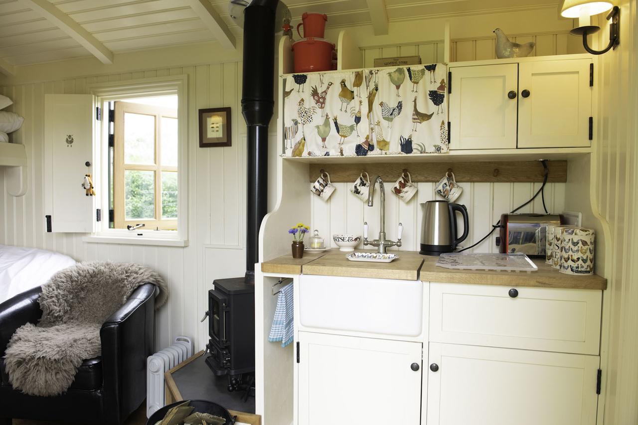 Morndyke Shepherds Huts Campsite Thirsk