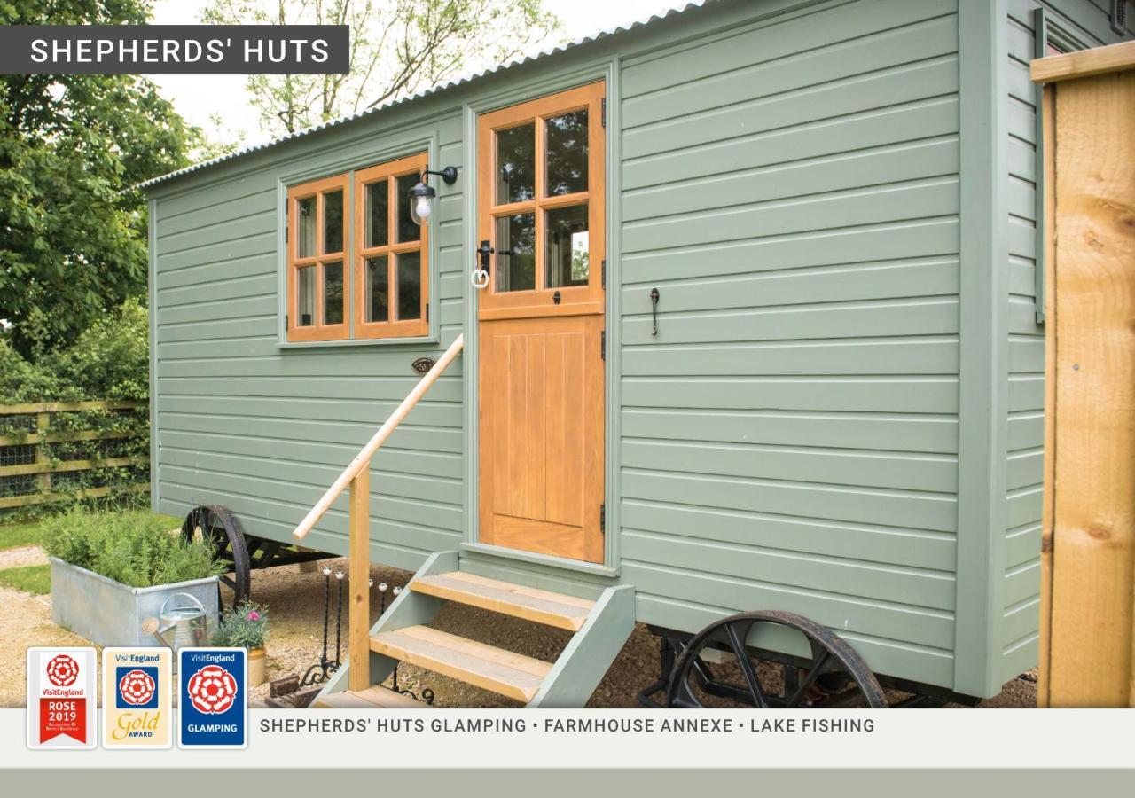 Morndyke Shepherds Huts 3*